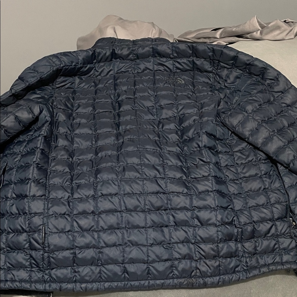 The North Face Men's Medium ThermoBall Eco Jacket Navy Blue Insulated Puffer
